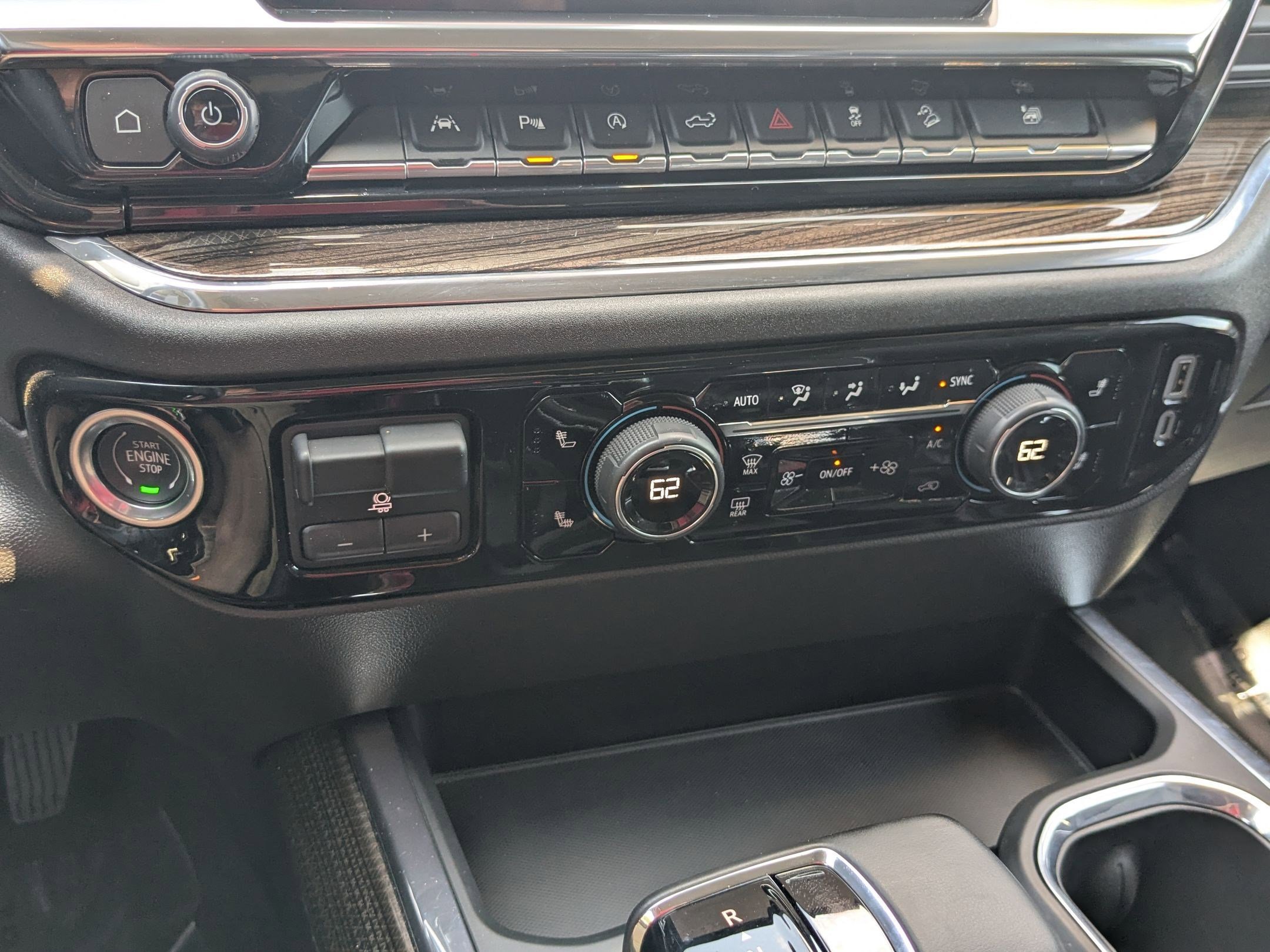 Used 2024 Chevrolet Silverado 1500 LT Trail Boss w/ LT Trail Boss Premium Package AWD/4WD image 22
