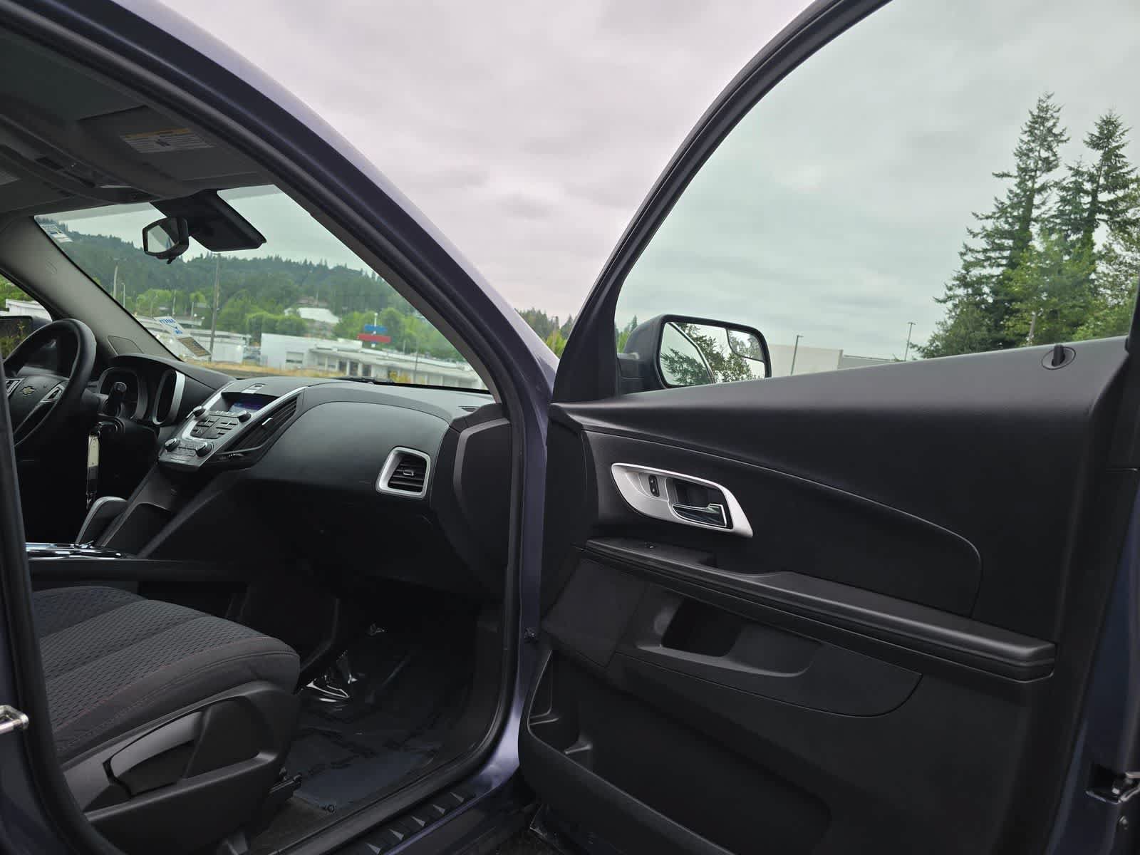 Used 2013 Chevrolet Equinox LS FWD image 25