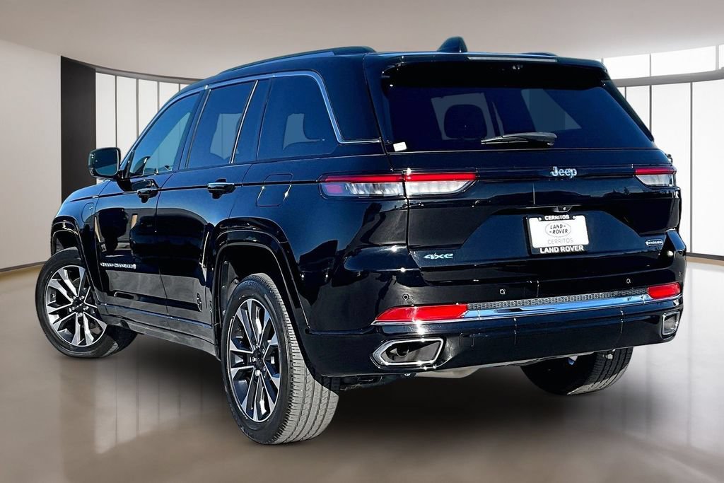 Used 2023 Jeep Grand Cherokee Overland w/ Luxury Tech Group IV AWD/4WD image 4