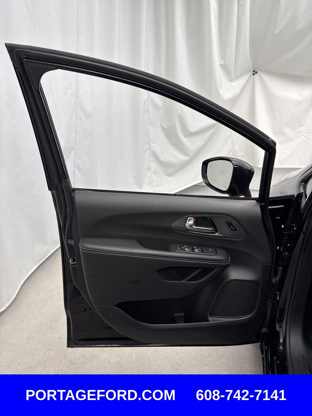 New 2026 Chrysler Pacifica Select w/ S Appearance Package FWD image 12