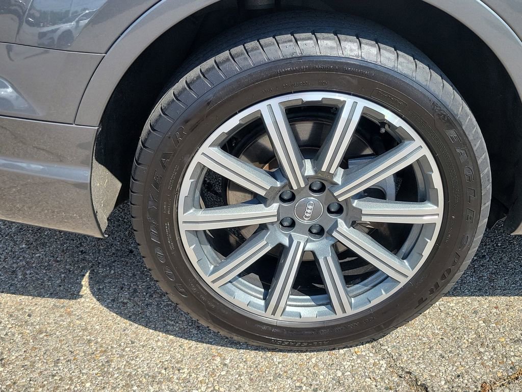 Used 2017 Audi Q7 3.0T Premium Plus AWD/4WD image 6