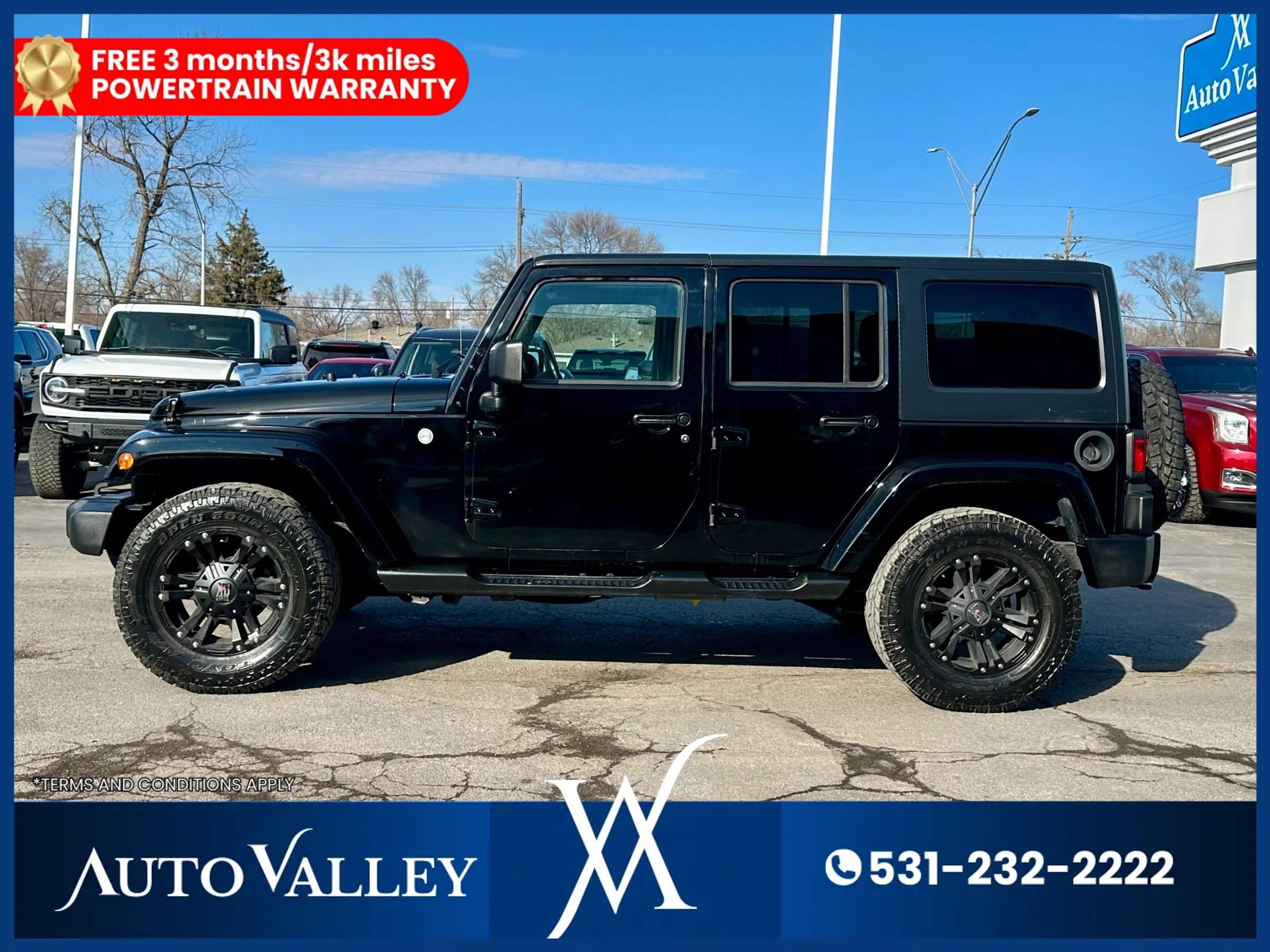 Used 2018 Jeep Wrangler Unlimited Sahara w/ Connectivity Group image 4