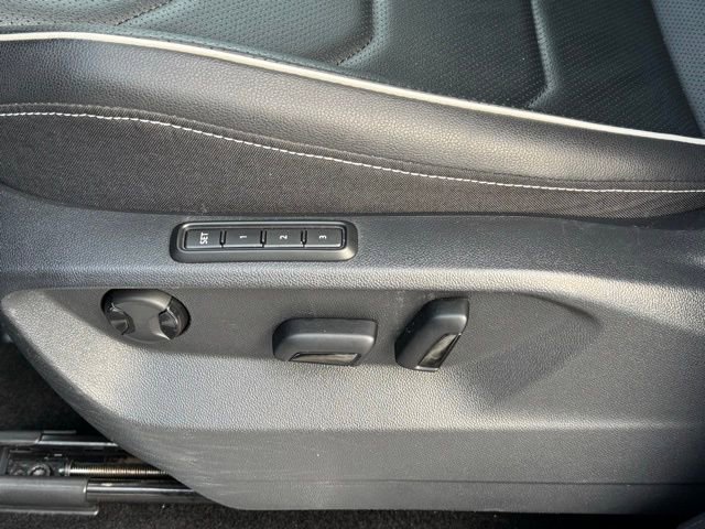 Certified 2022 Volkswagen Tiguan SEL R-Line image 34