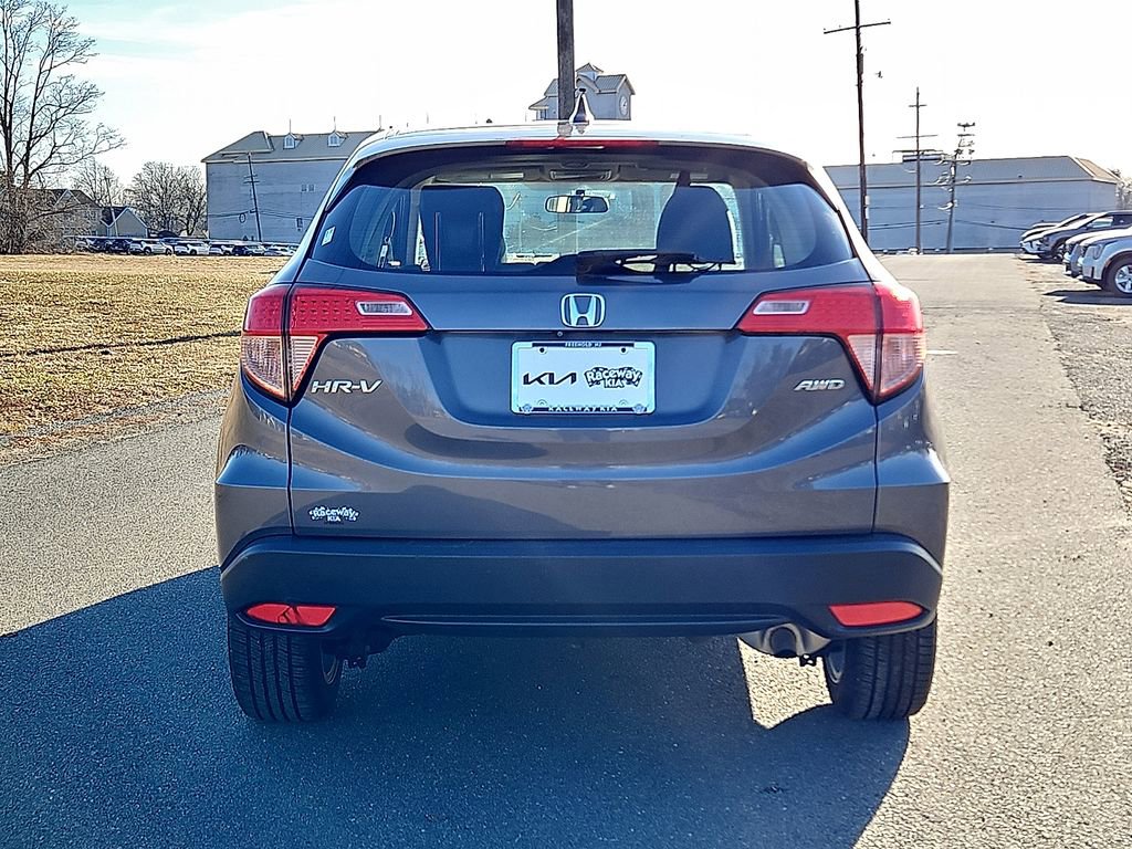 Used 2017 Honda HR-V LX image 6