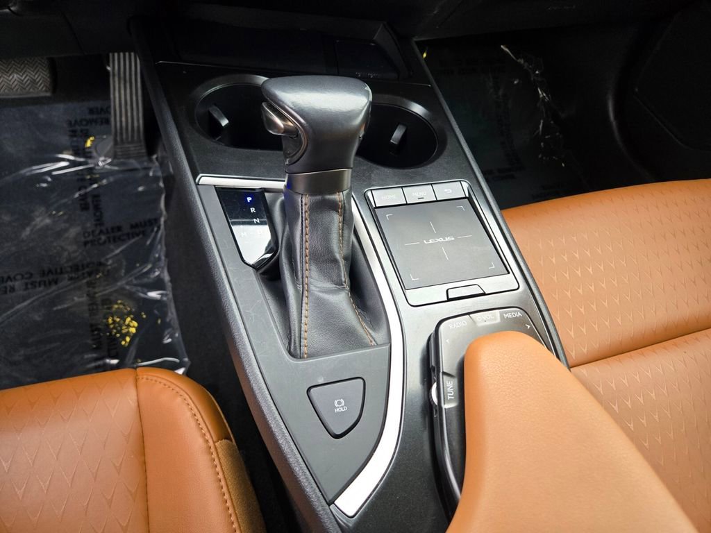 Used 2019 Lexus UX 200 w/ Accessory Package FWD image 21