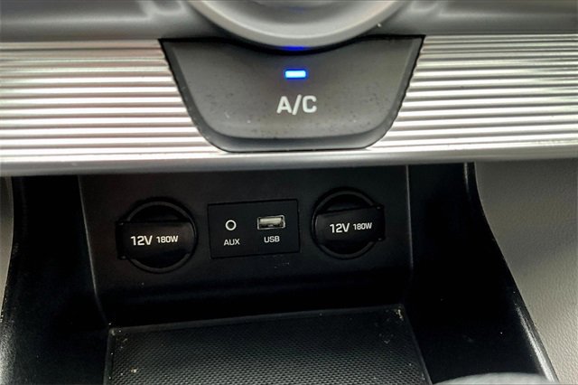 Used 2019 Hyundai Elantra SEL image 24
