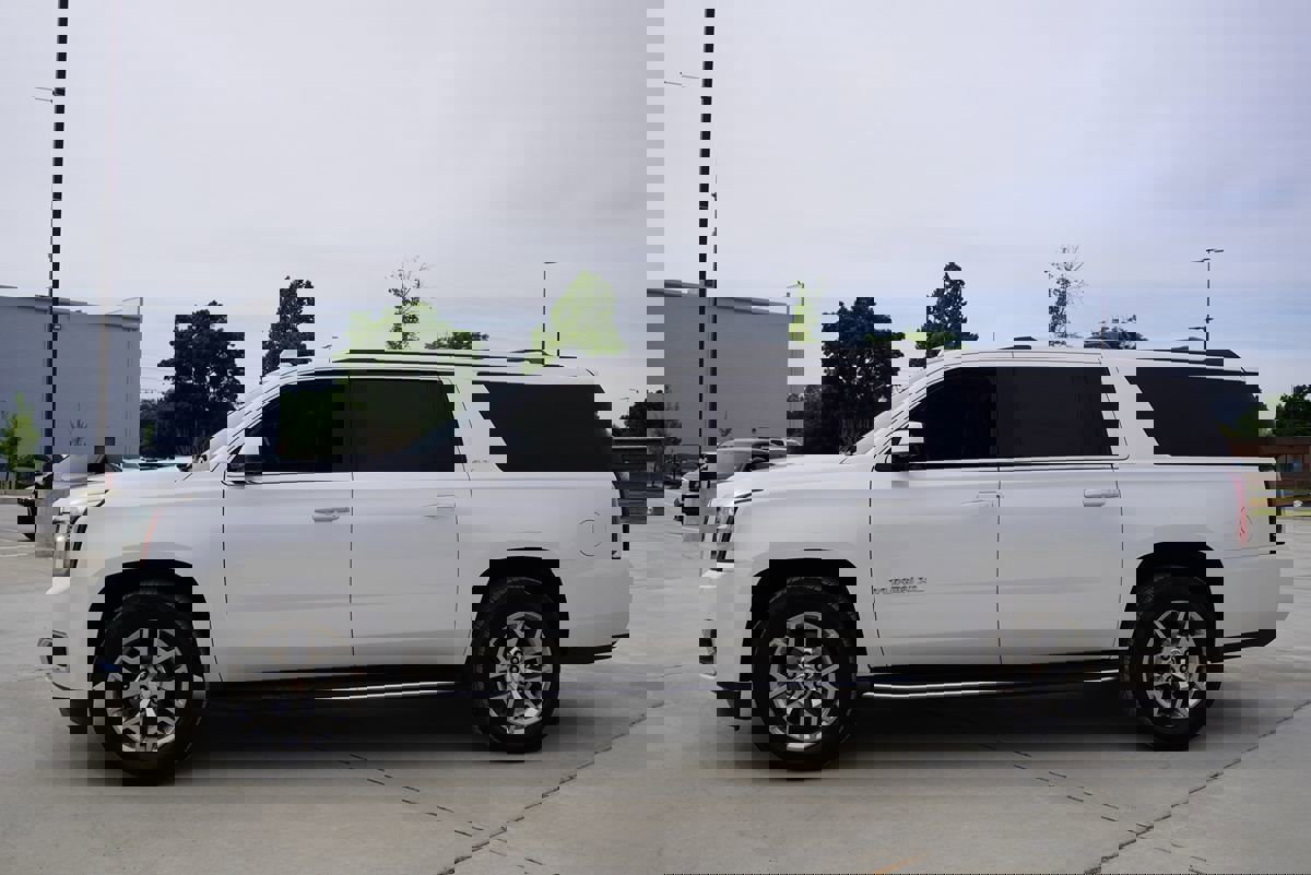 Used 2017 GMC Yukon XL SLT w/ Open Road Package image 3