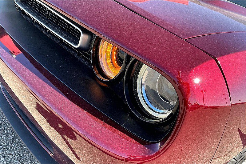 Used 2019 Dodge Challenger SXT image 29