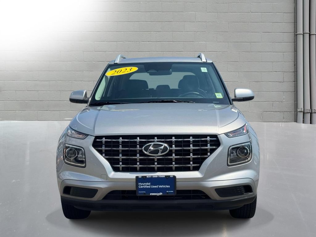 Used 2023 Hyundai Venue SEL w/ Cargo Package FWD image 2