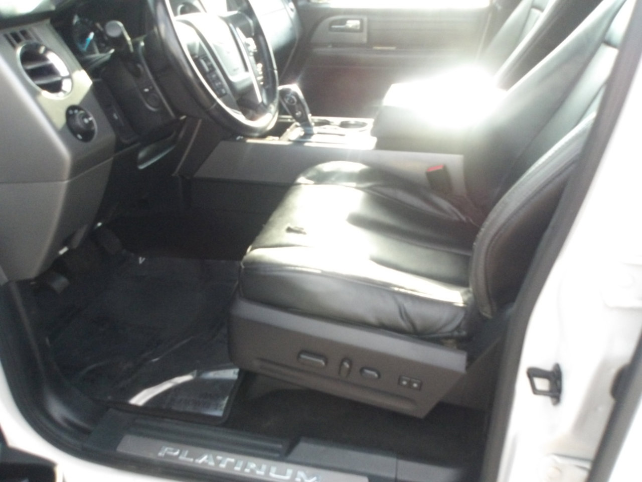 Used 2017 Ford Expedition Platinum image 19
