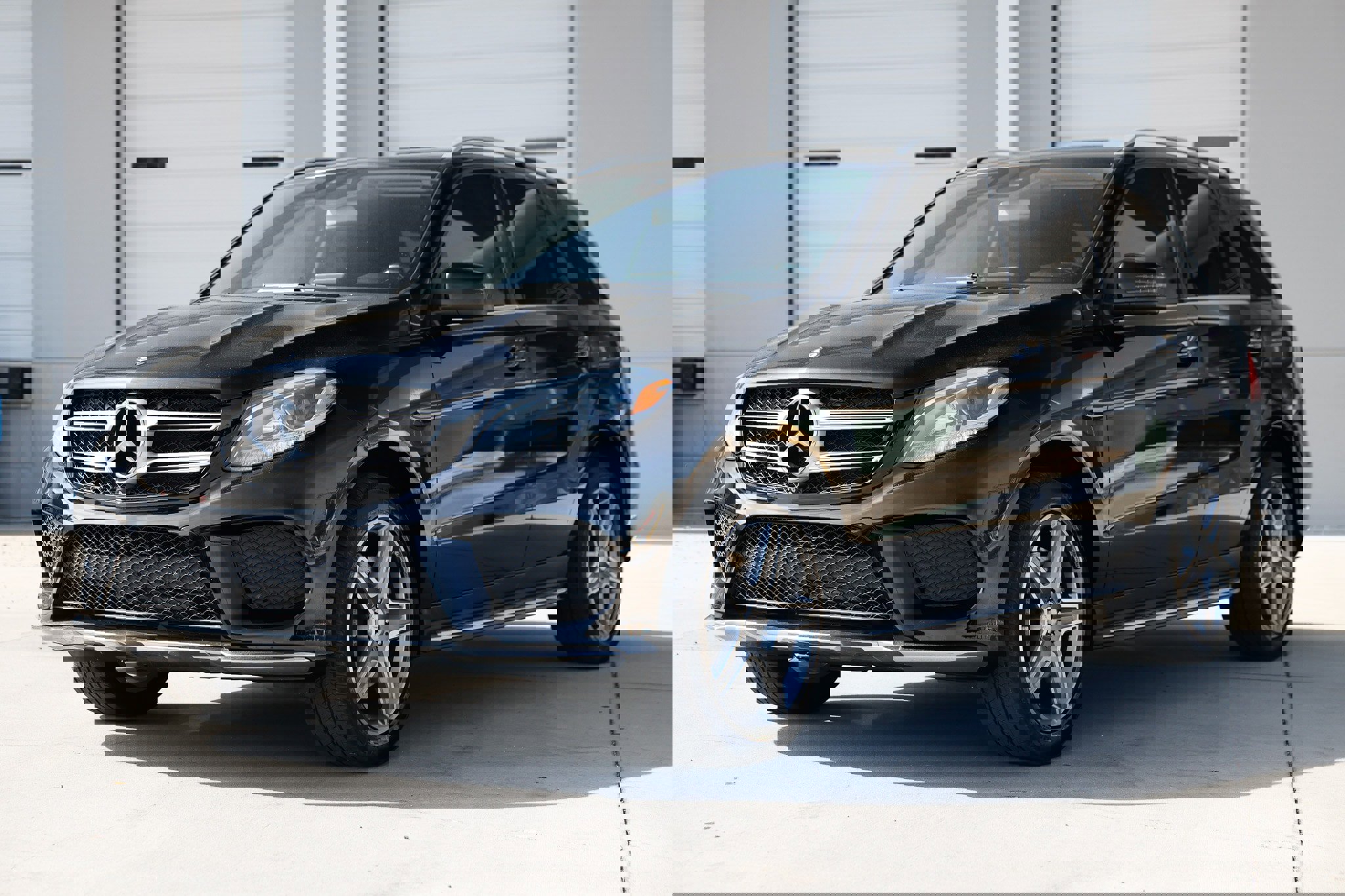 Used 2016 Mercedes-Benz GLE 400 4MATIC image 4