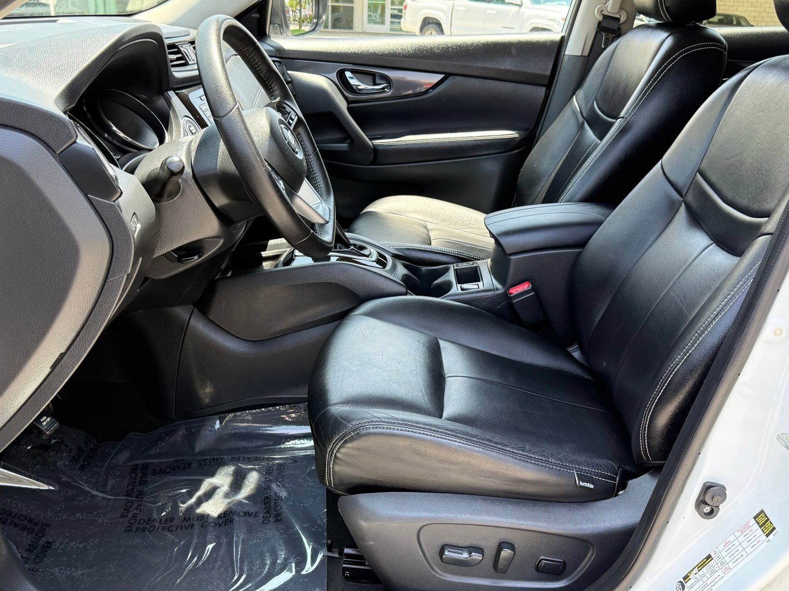 Used 2020 Nissan Rogue SV FWD image 21