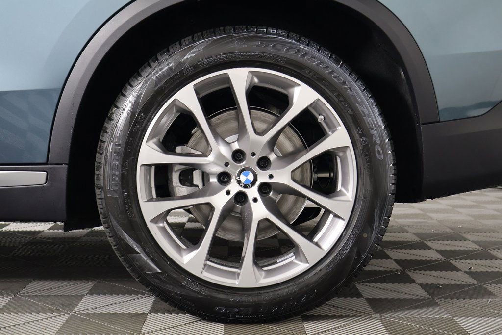 New 2026 BMW X5 xDrive40i w/ Climate Comfort Package image 10