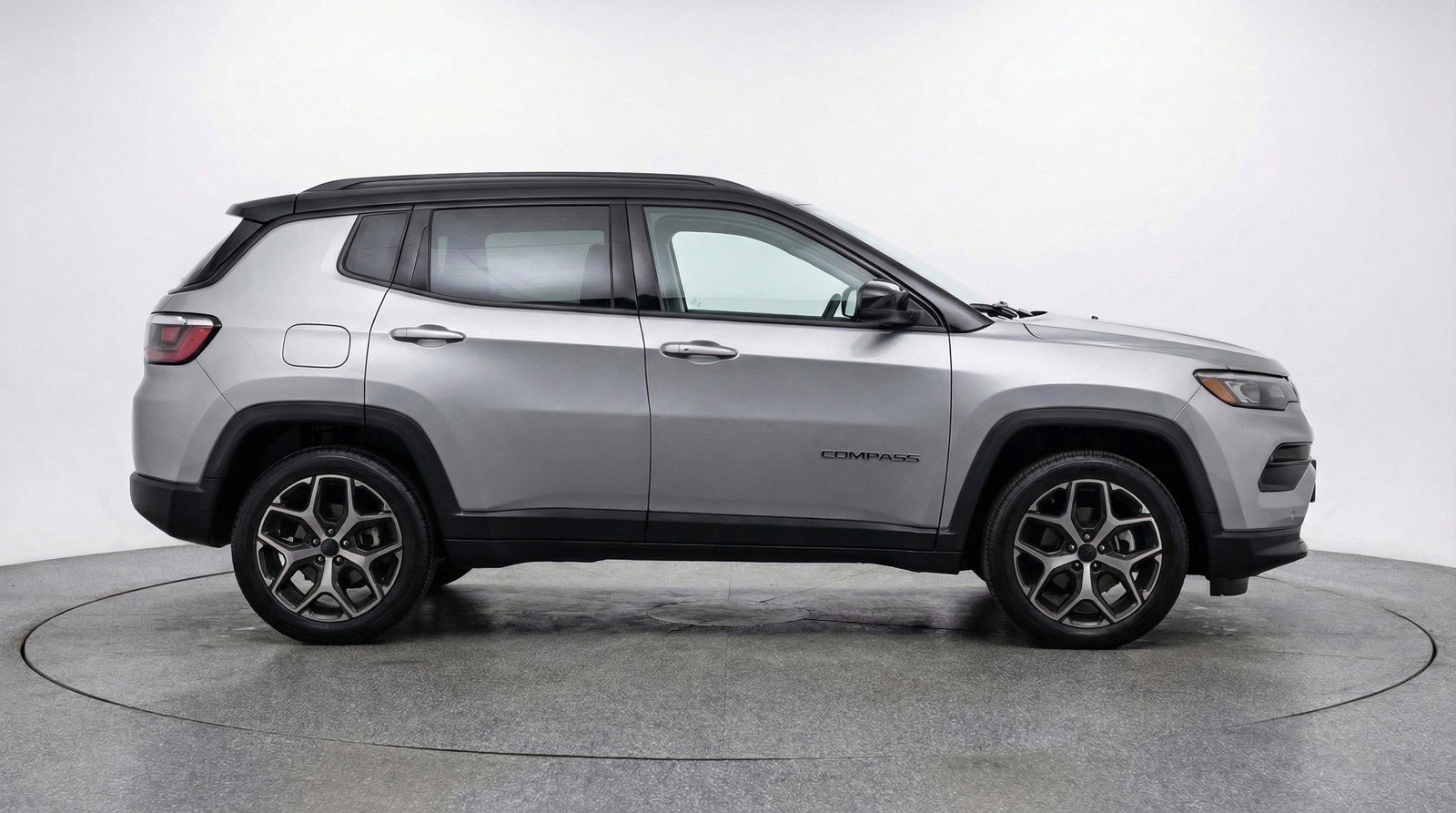 Used 2025 Jeep Compass Limited image 11