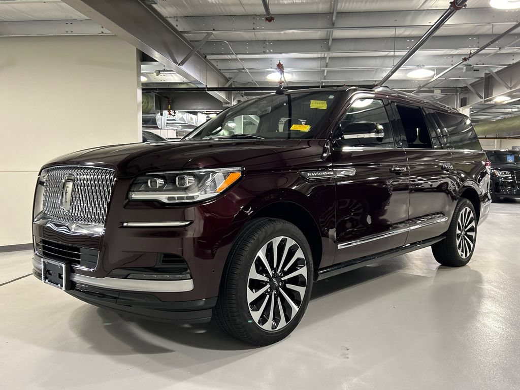 Used 2024 Lincoln Navigator L Reserve AWD/4WD image 9