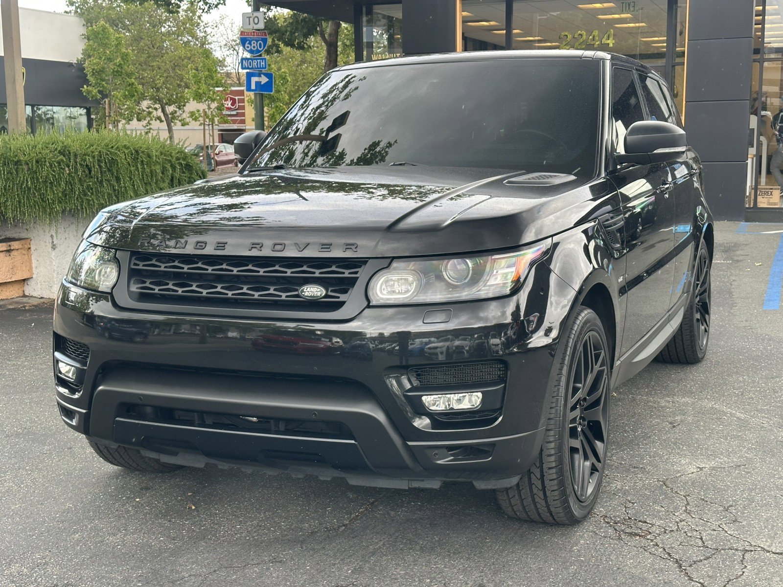 Used 2015 Land Rover Range Rover Sport Supercharged image 4