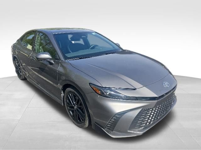 Used 2025 Toyota Camry SE FWD image 7
