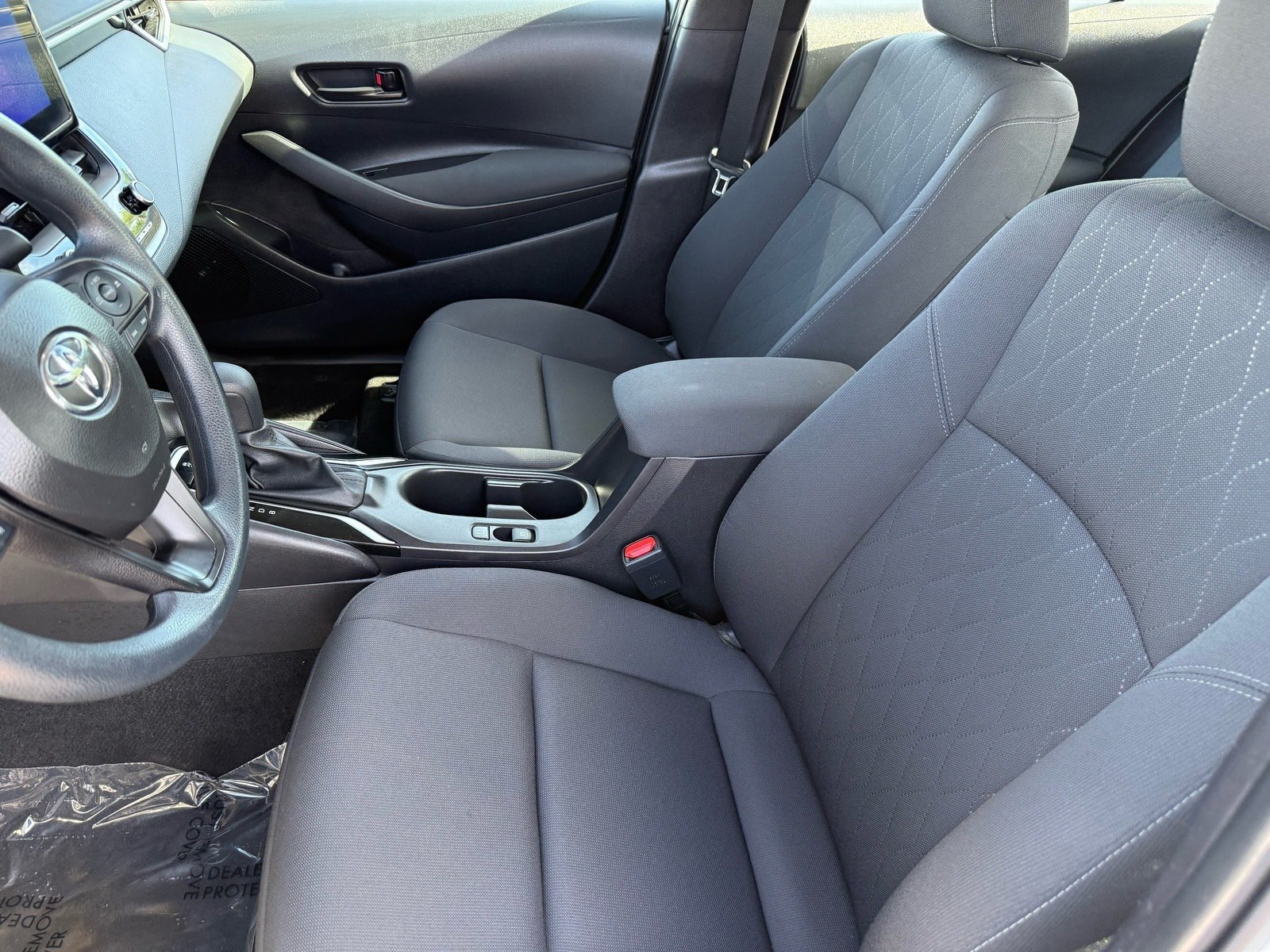 Used 2025 Toyota Corolla LE FWD image 13