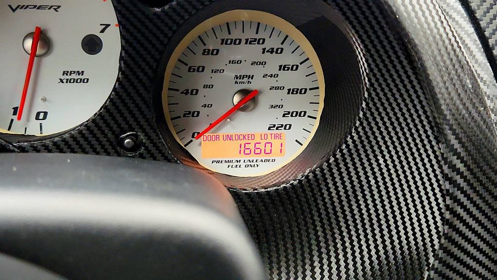 Used 2004 Dodge Viper SRT-10 RWD image 15