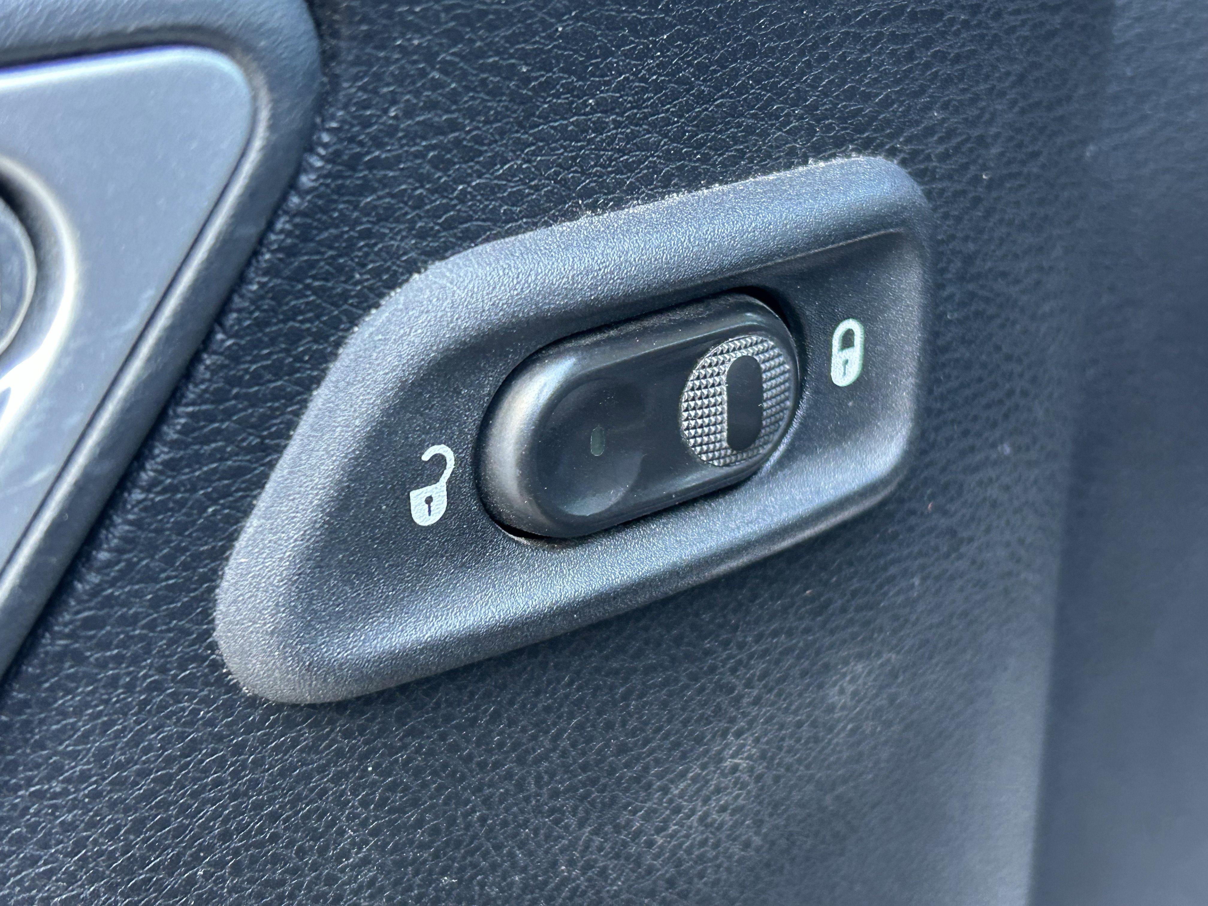 Used 2013 Jeep Wrangler Sahara w/ Dual Top Group image 18