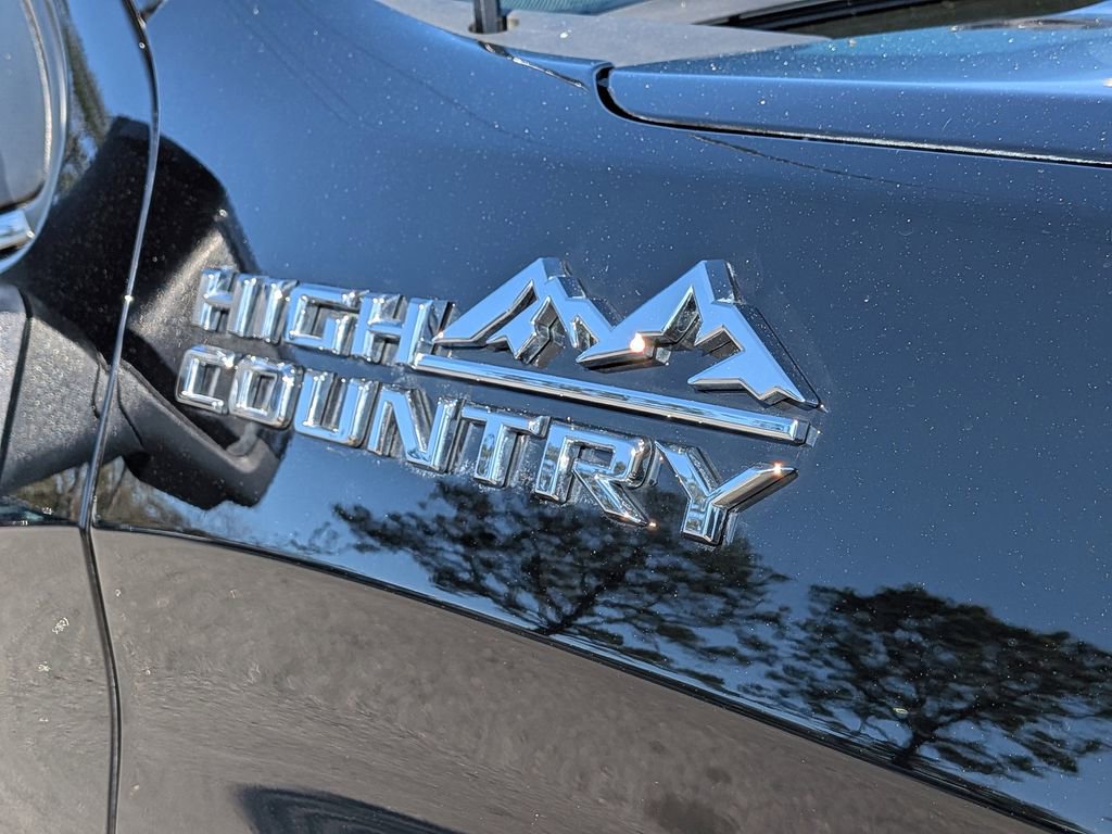 Used 2020 Chevrolet Silverado 1500 High Country w/ Technology Package image 12