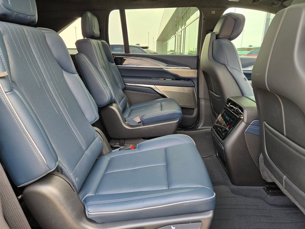Certified 2025 Cadillac Escalade IQ Luxury 2 w/ LPO, Premium Carpet Package image 29