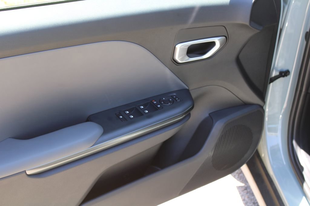 New 2025 Kia K4 LXS image 18
