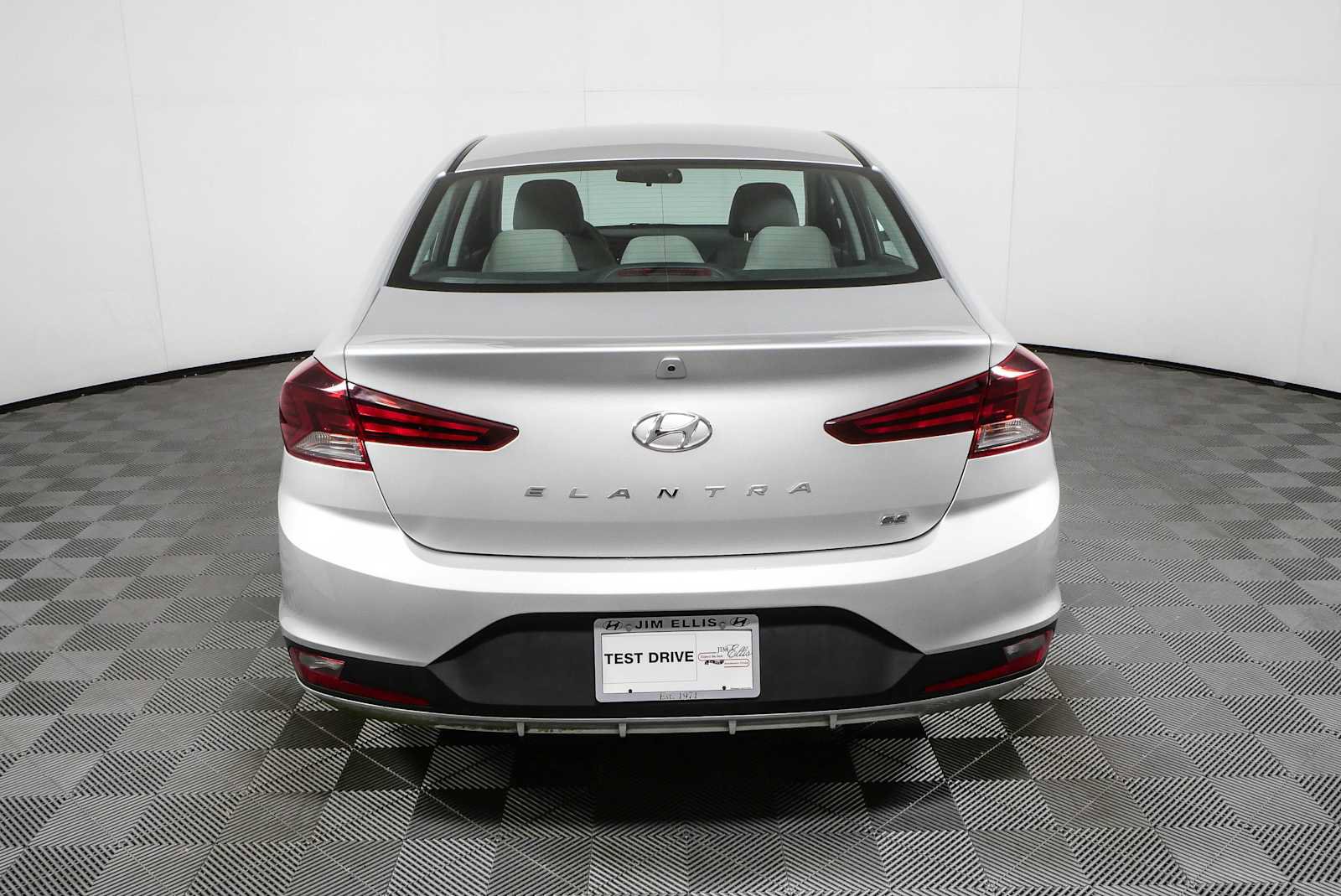 Used 2019 Hyundai Elantra SE w/ Winter Weather Package FWD image 24
