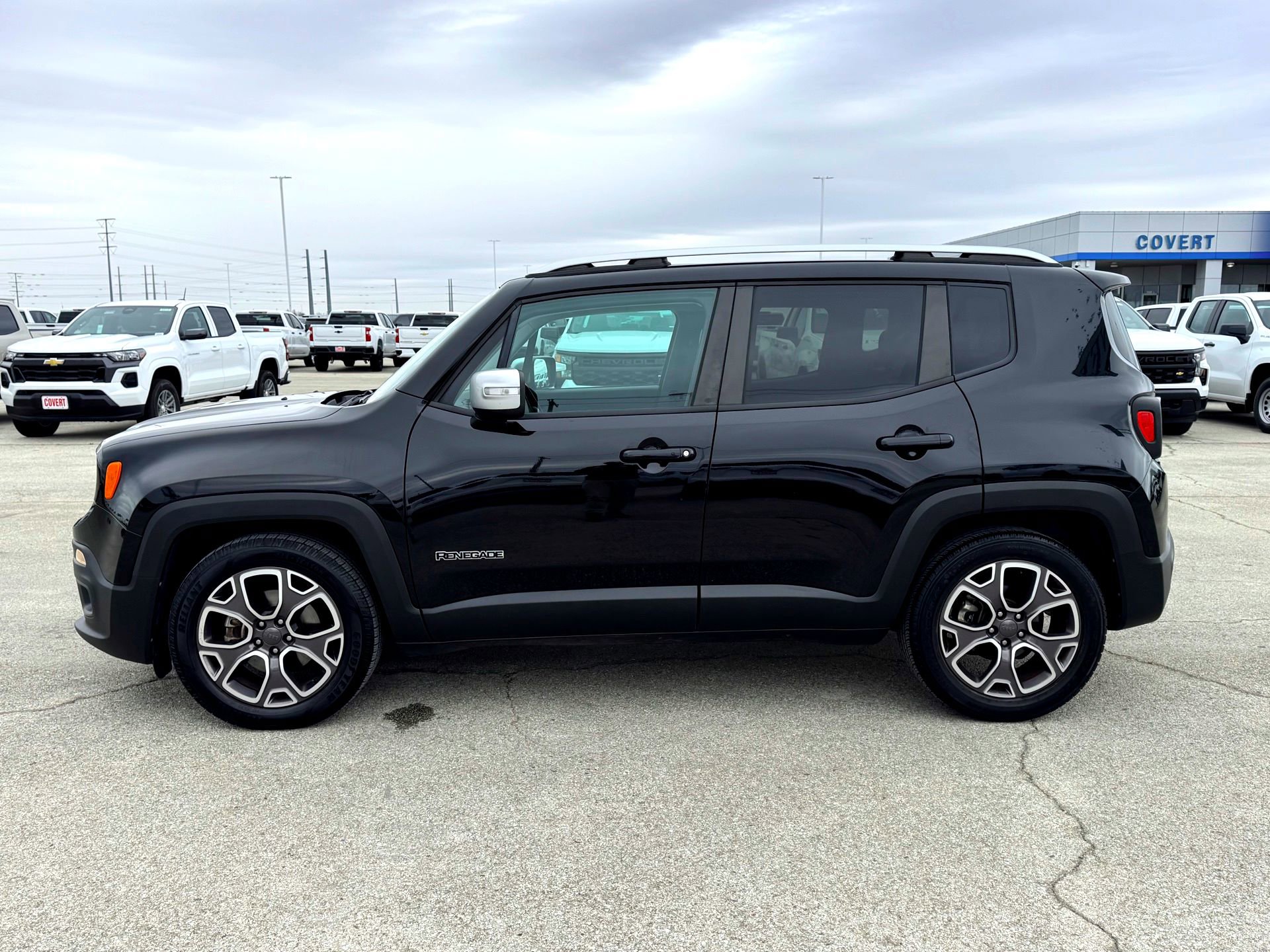 Used 2016 Jeep Renegade Limited image 10
