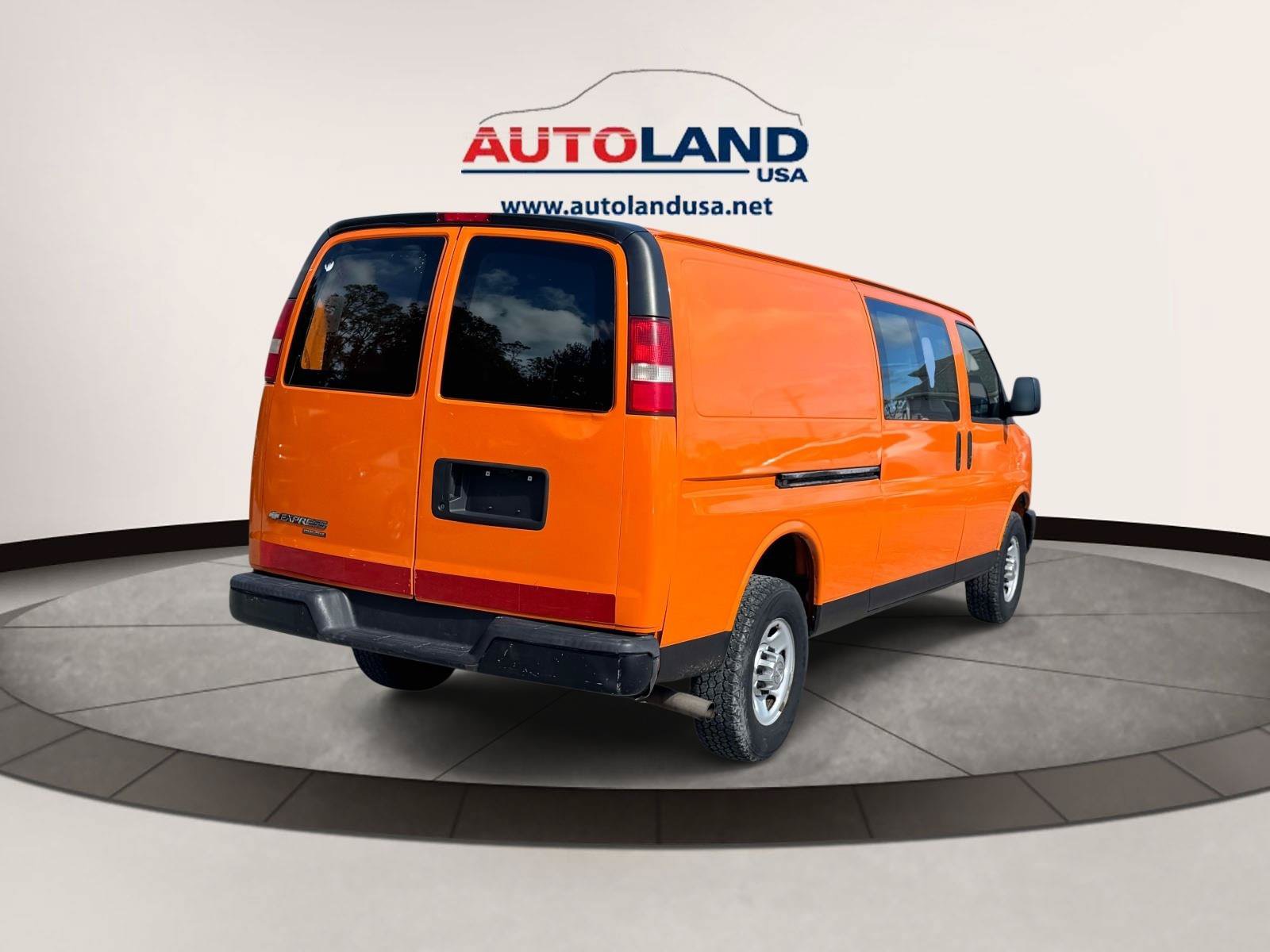 Used 2012 Chevrolet Express 3500 Extended RWD image 4