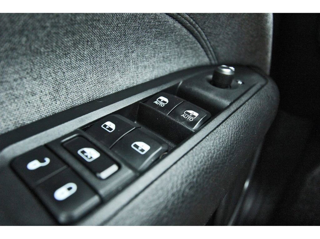 Used 2024 Jeep Compass Latitude image 20