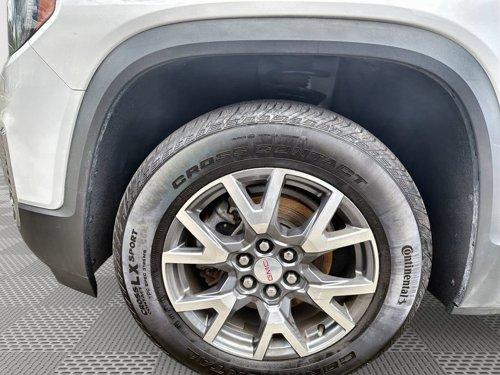 Used 2023 GMC Acadia SLT w/ Technology Package AWD/4WD image 19