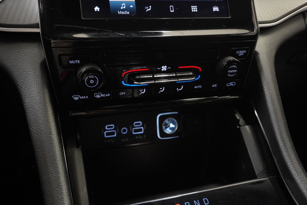 Certified 2023 Jeep Grand Cherokee L Laredo AWD/4WD image 36