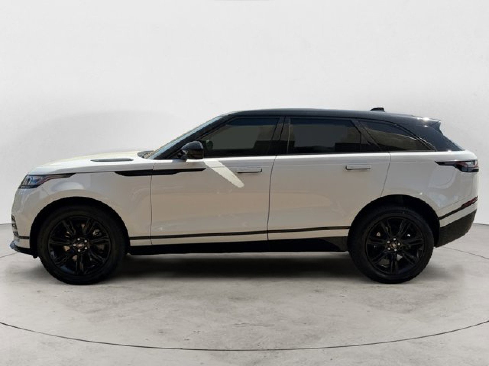 Certified 2023 Land Rover Range Rover Velar R-Dynamic S AWD/4WD image 7