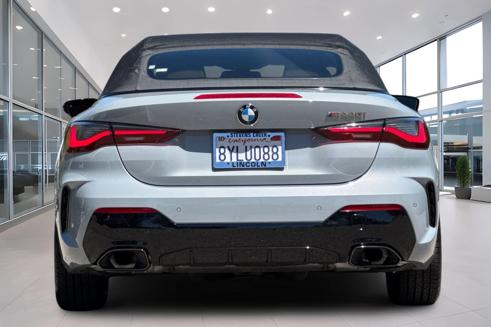 Used 2022 BMW M440i Convertible RWD image 5