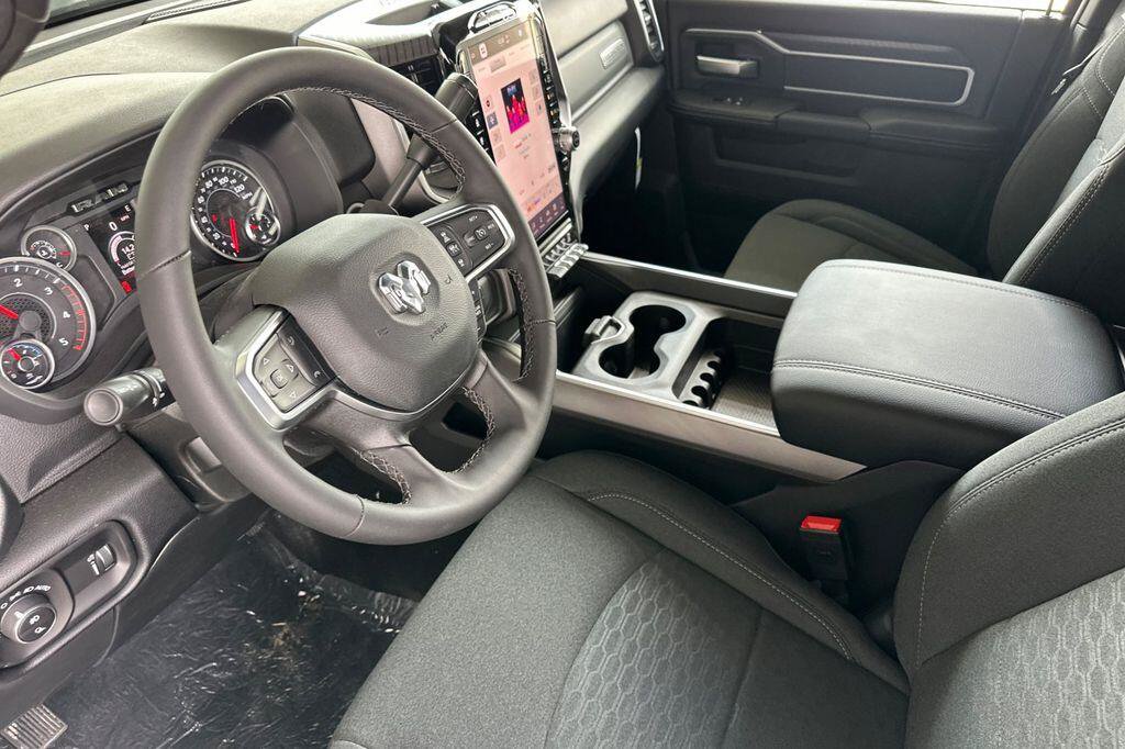 New 2026 RAM 2500 Big Horn AWD/4WD image 10