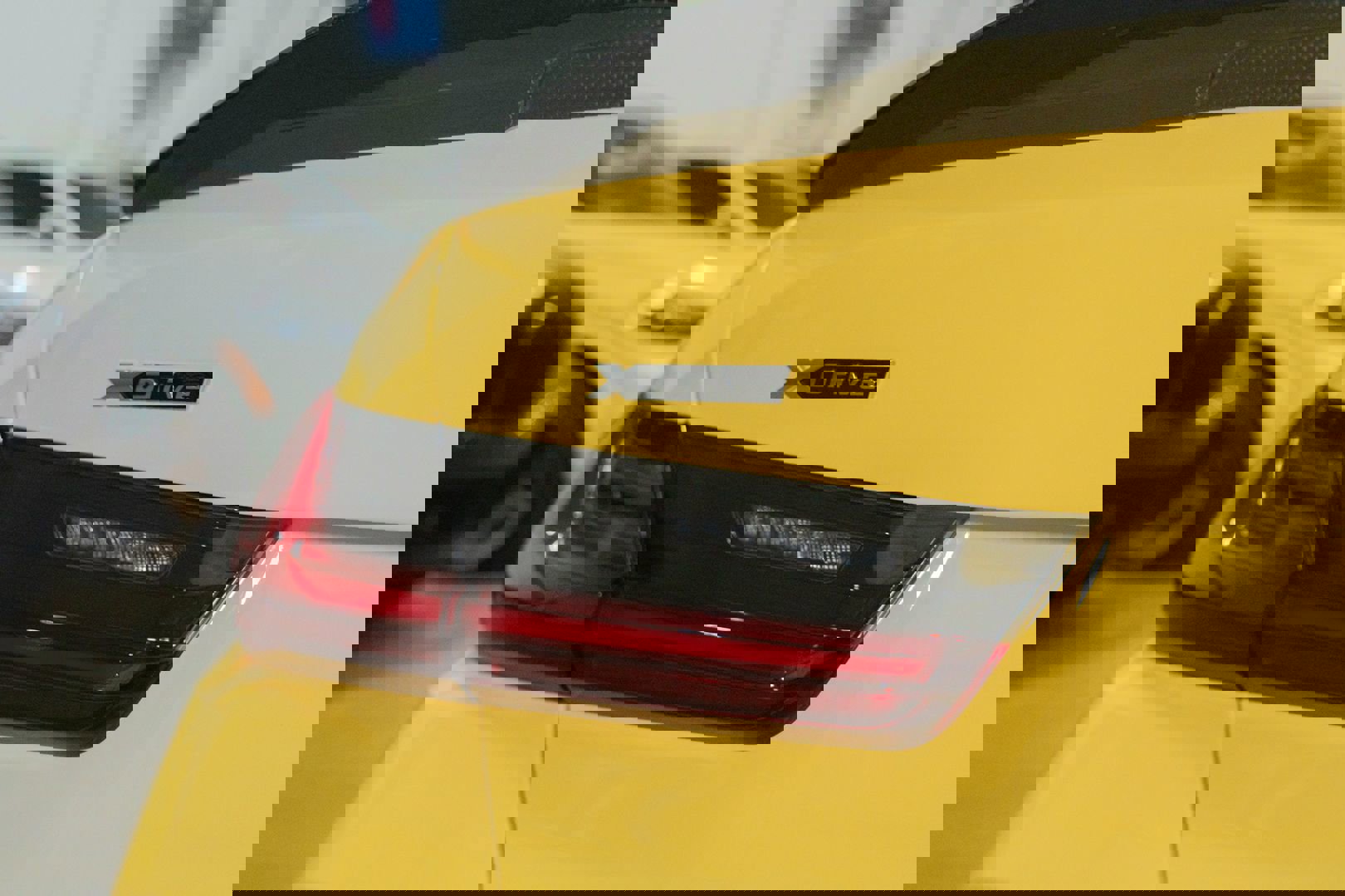 Used 2024 BMW M3 Competition w/ Parking Assistance Package image 9