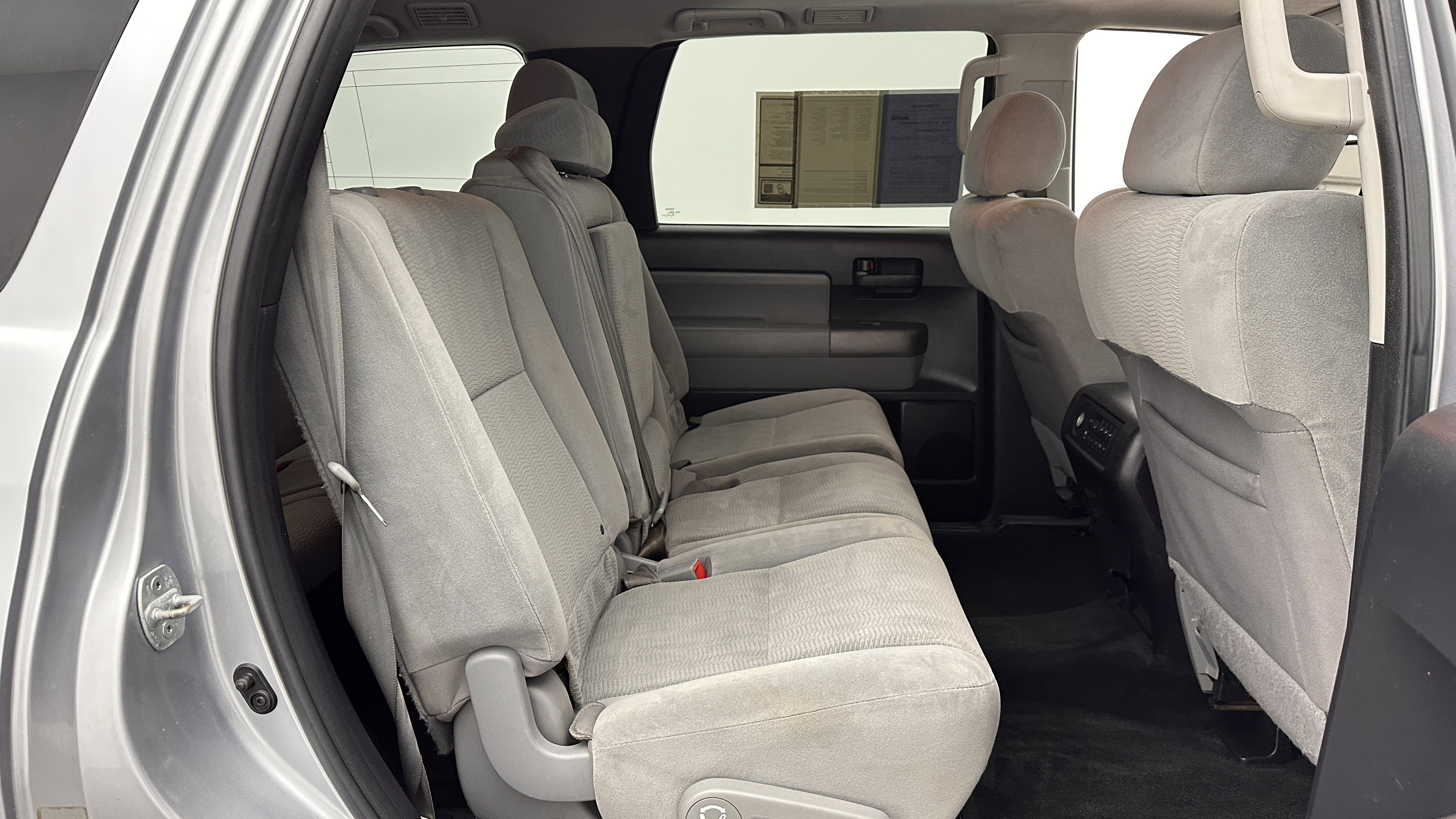 Used 2016 Toyota Sequoia SR5 image 31
