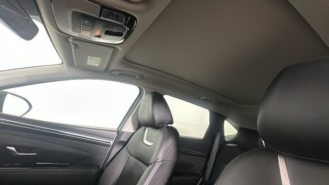 Certified 2024 Hyundai Tucson Limited AWD/4WD image 11