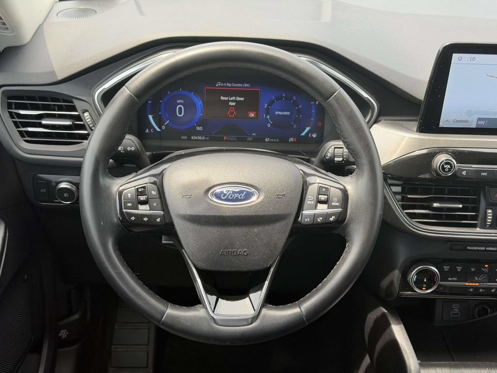 Used 2022 Ford Escape Titanium AWD/4WD image 19