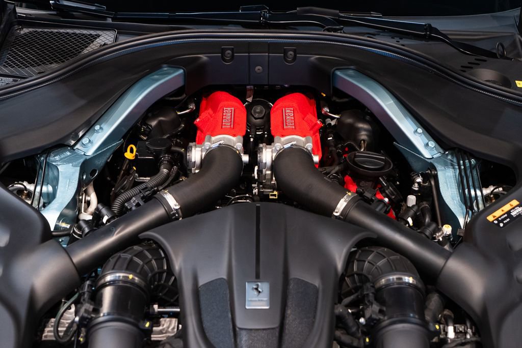 Used 2024 Ferrari Roma Spider image 19