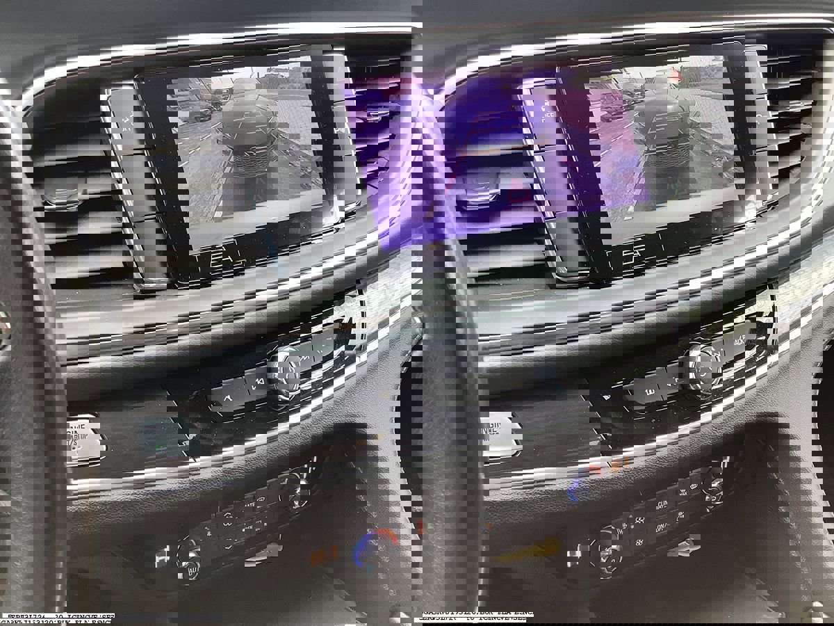 Used 2020 Buick Enclave Essence w/ Sound and Sites Package image 9