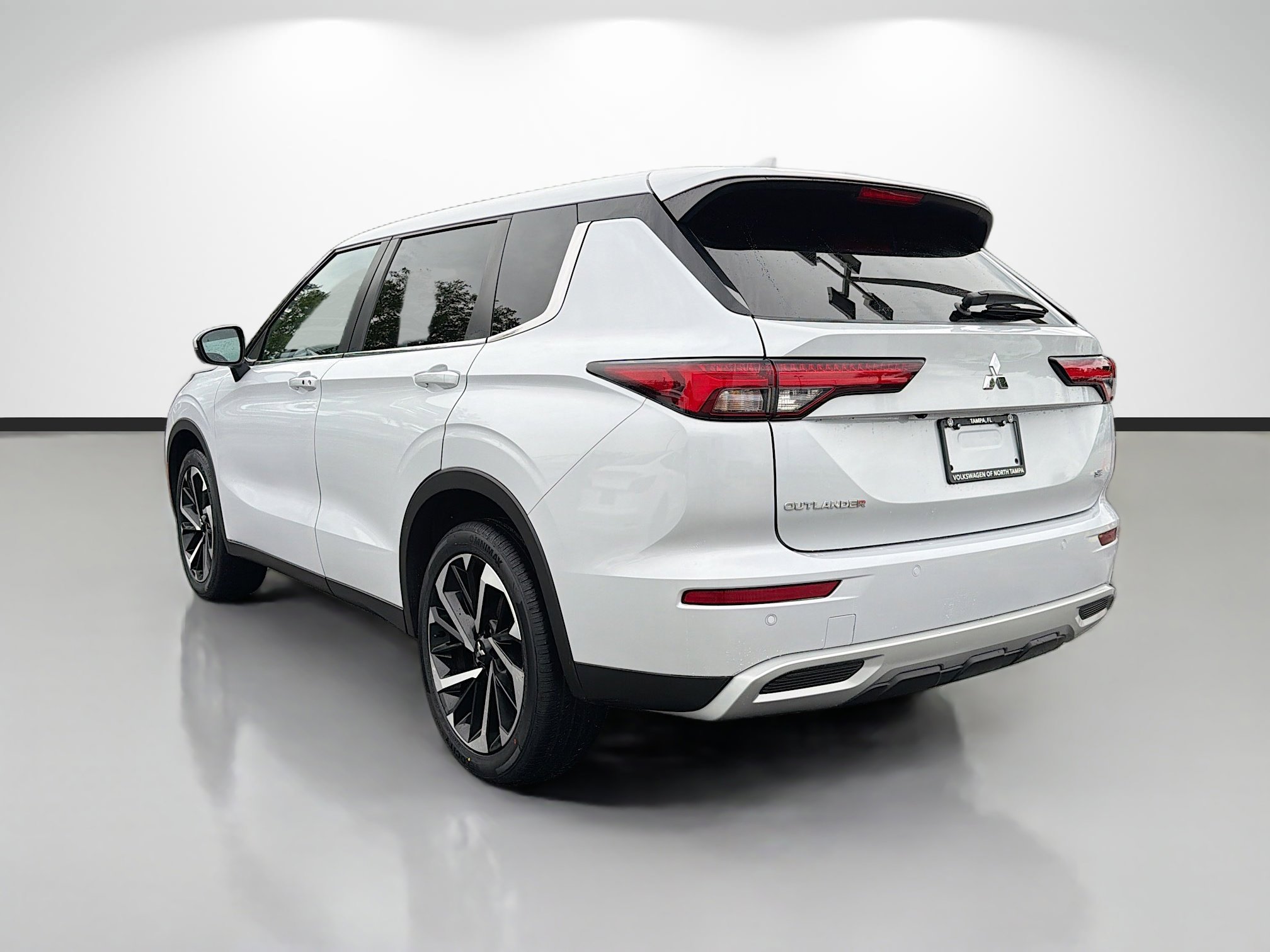 Used 2022 Mitsubishi Outlander SE AWD/4WD image 5