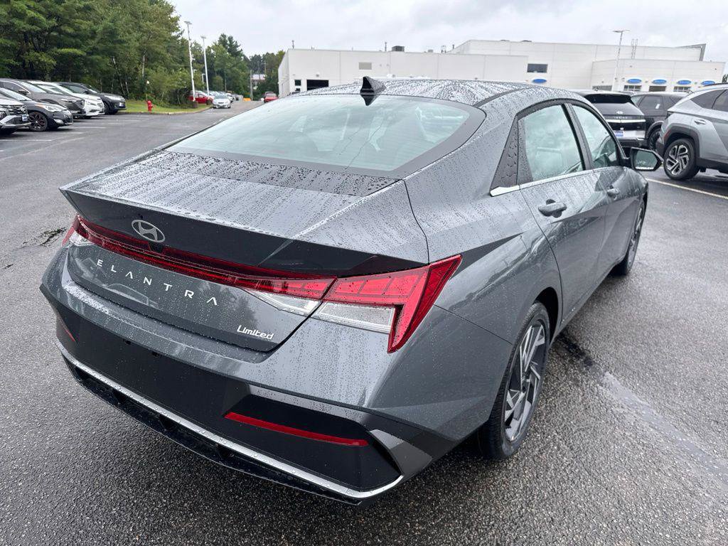 New 2026 Hyundai Elantra Limited FWD image 5