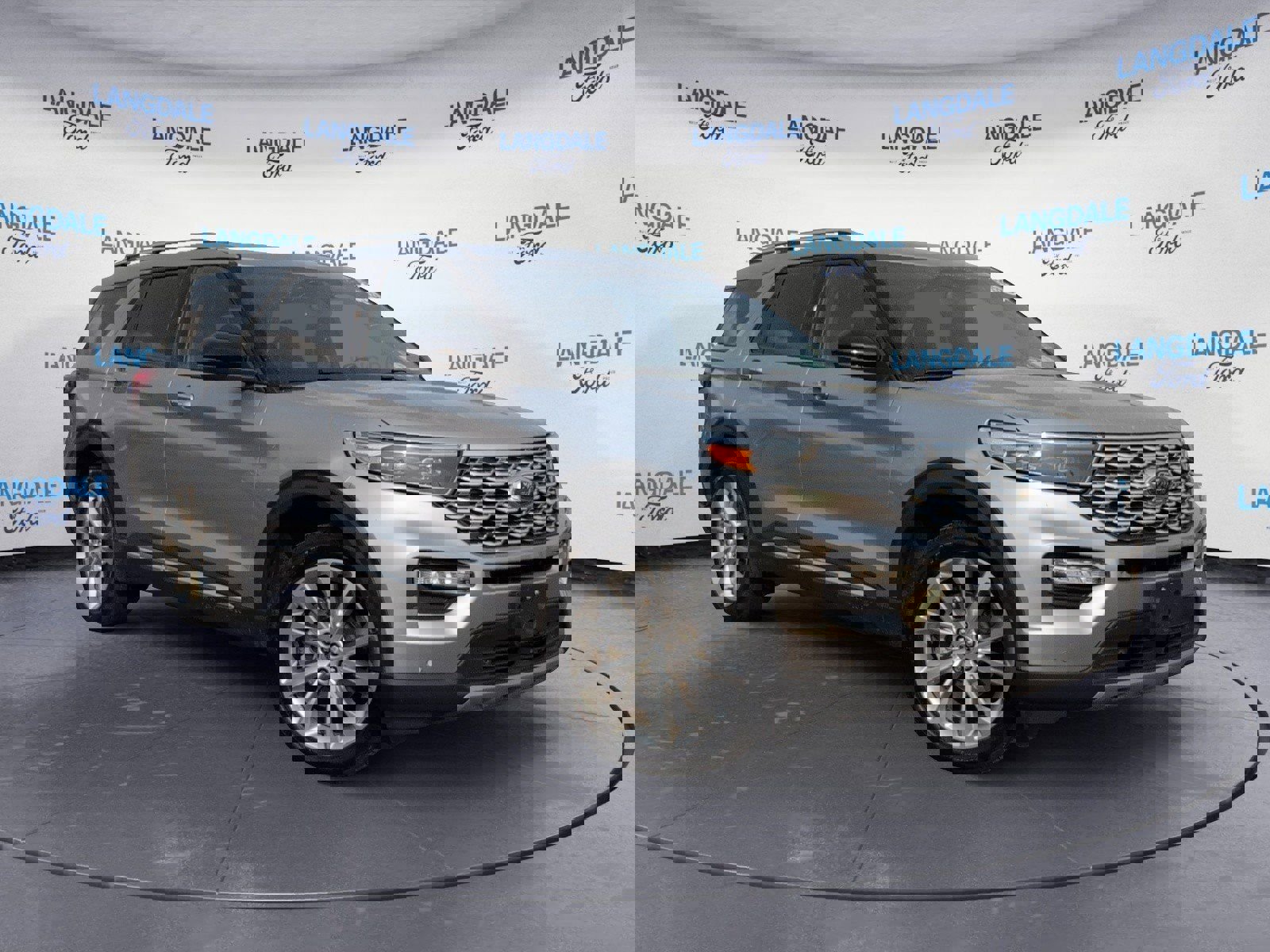 Used 2022 Ford Explorer Platinum w/ Equipment Group 601A image 2