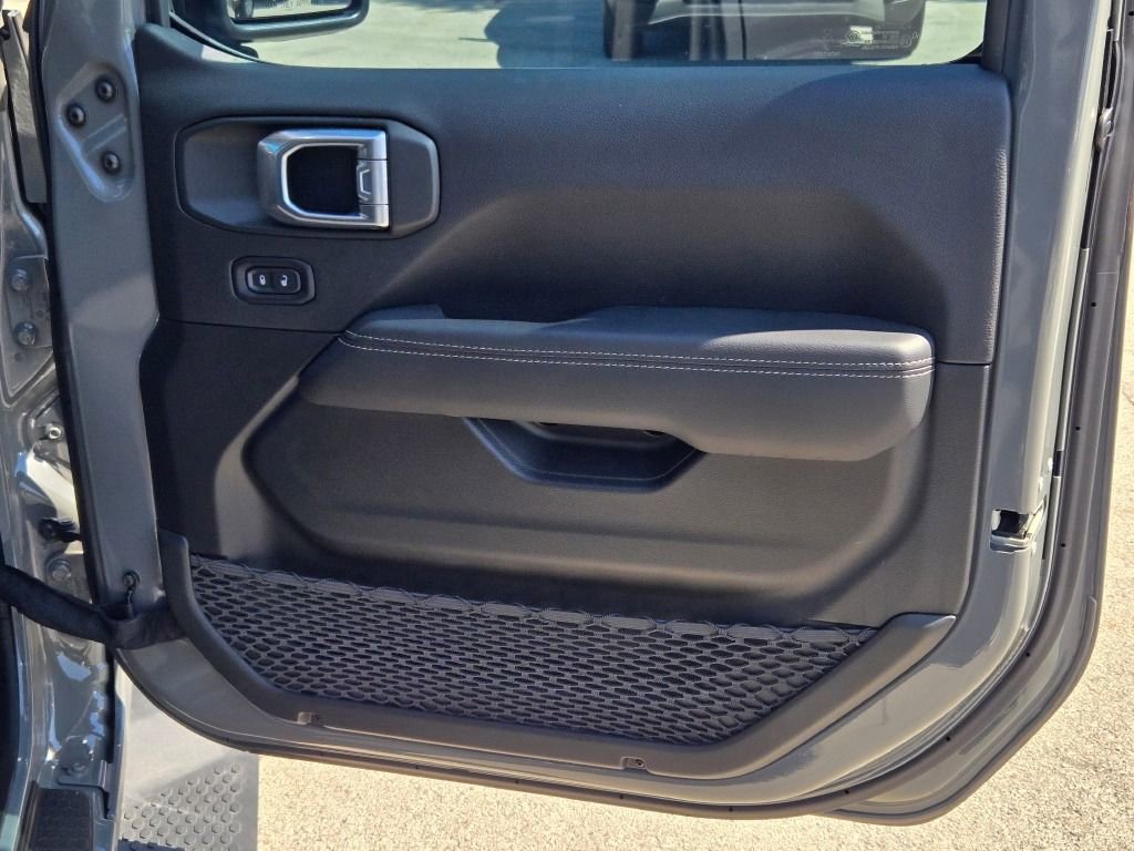 Certified 2022 Jeep Wrangler Unlimited Sahara image 5