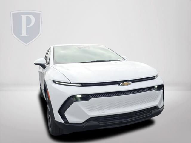 New 2026 Chevrolet Equinox EV LT image 13