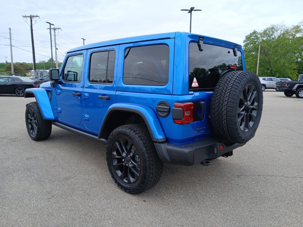 New 2025 Jeep Wrangler Unlimited Sahara image 5