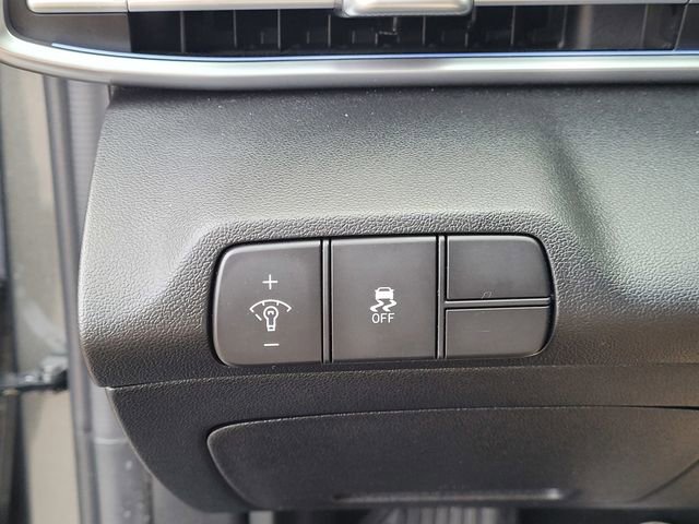 Used 2024 Hyundai Elantra SEL image 25