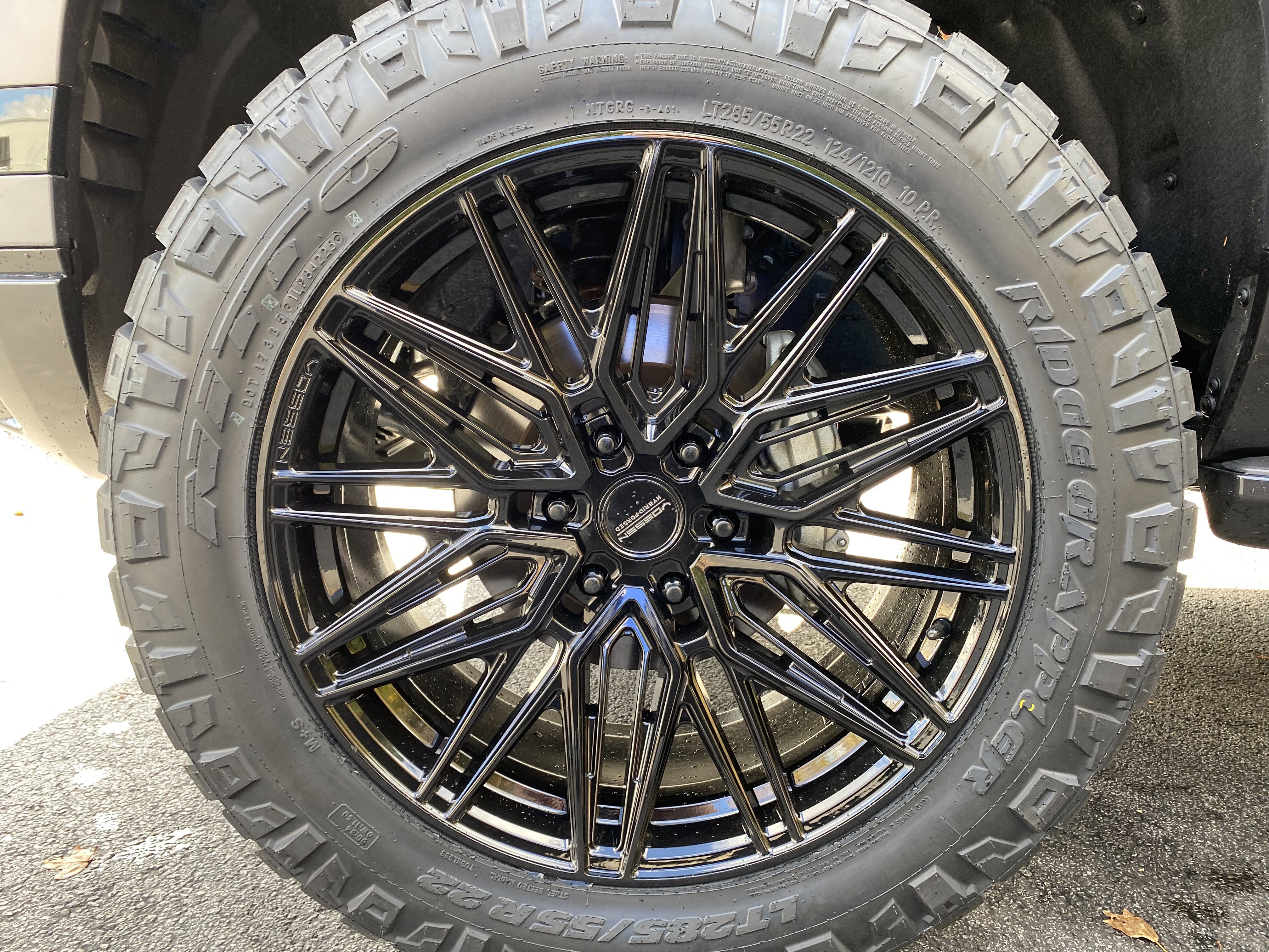 Used 2025 Lexus GX 550 w/ Cold Area Package image 42